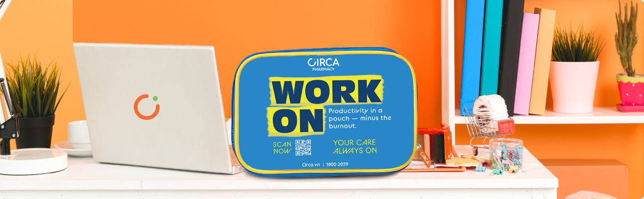 Work On trên bàn làm việc